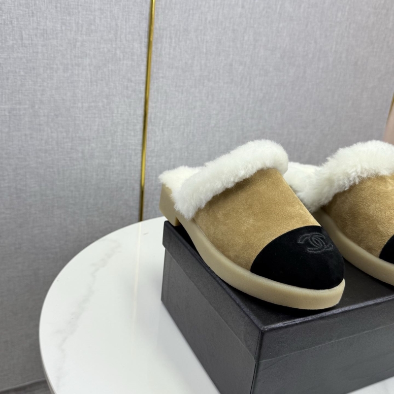 Ch**el slippers